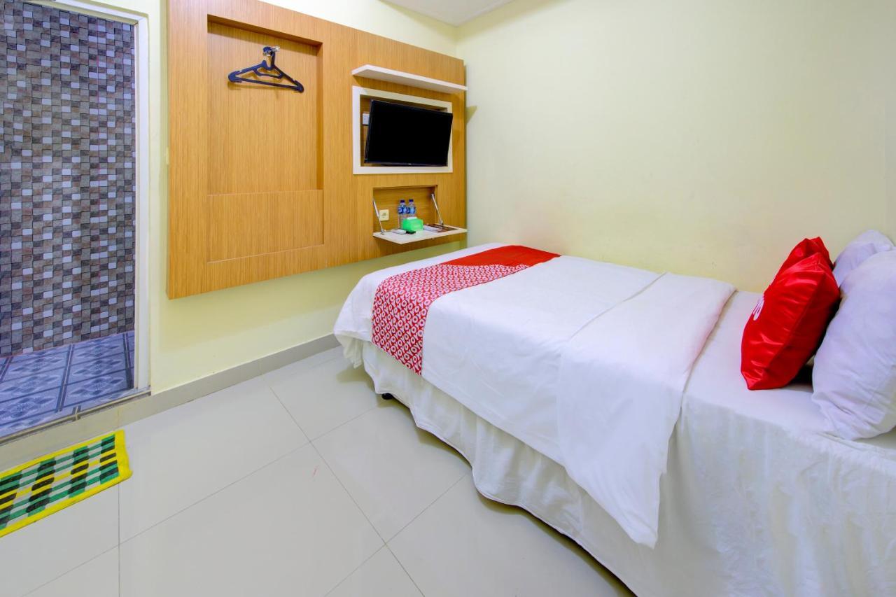 Oyo 3791 Hotel Kja Tegal  Exteriör bild